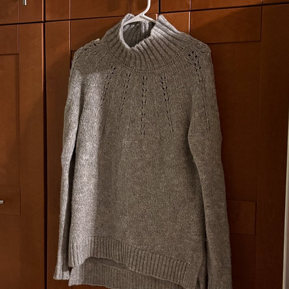 Banana Republic Sz M Wool and Cotton Blend Grey Turtlneck $279